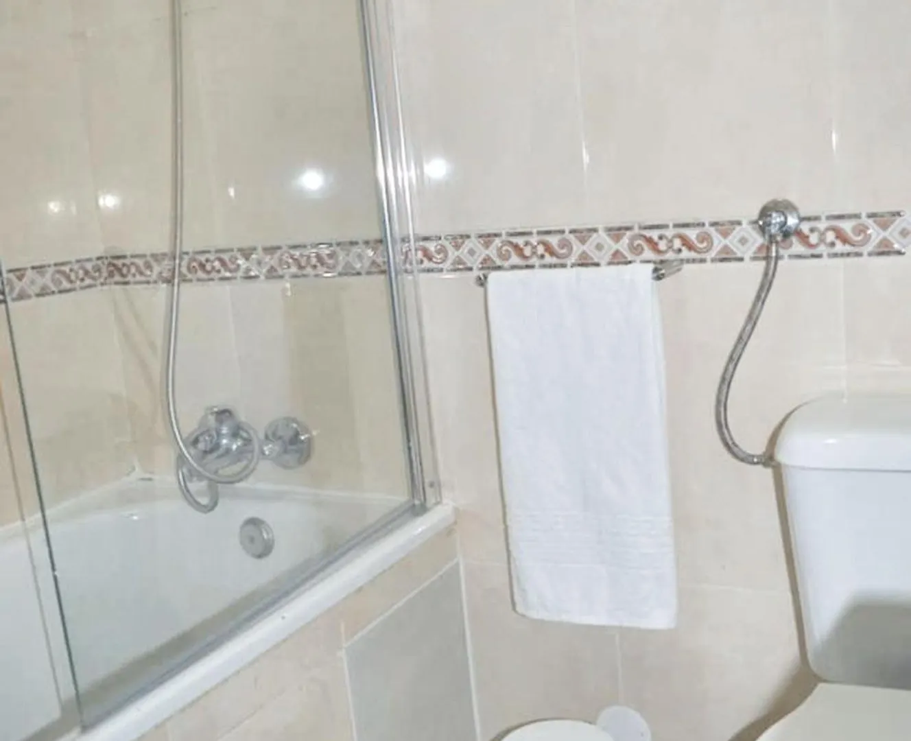 Comfortable Apartment With Balcony And Sea View In Lisbon 50 M²
