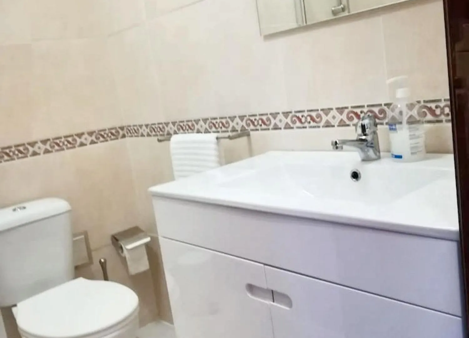 Comfortable Apartment With Balcony And Sea View In Lisbon 50 M² 0*,