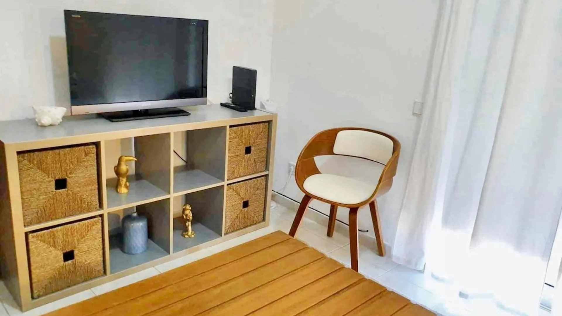 Comfortable Apartment With Balcony And Sea View In Lisbon 50 M²