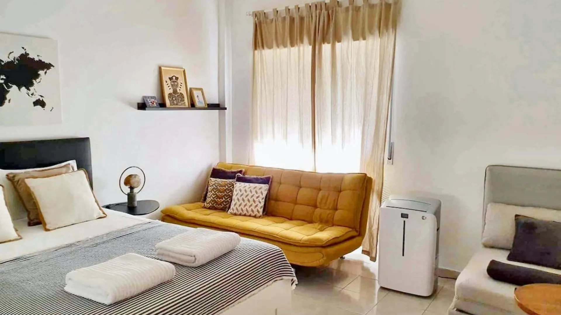 Comfortable Apartment With Balcony And Sea View In Lisbon 50 M²